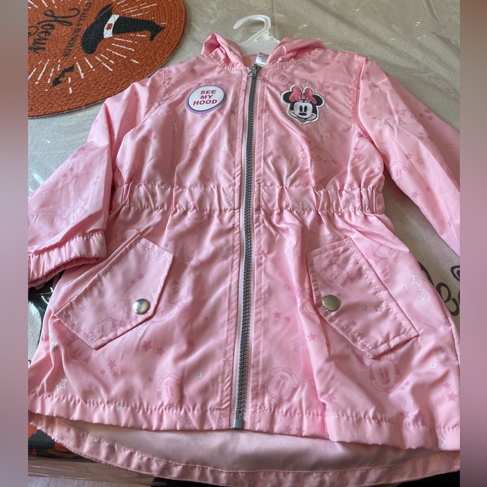 Disneys Minnie spring/ rain coat. Brand new size 3t